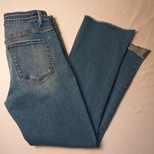 Buckle Verve Blue Jeans Size 28/6 Mid Rise Kick Crop Distressed Raw Edge Hem